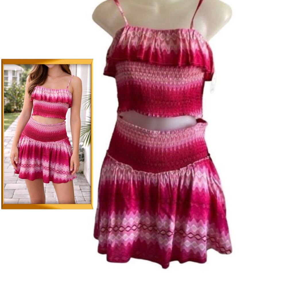 new 2 piece skirt and crop top set medium :)